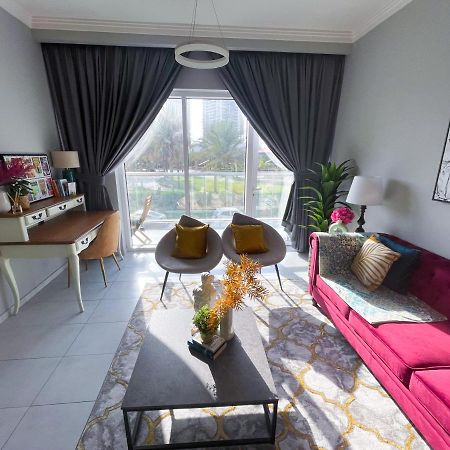 Appartamento Amazing Park view! JVC /New 1BR Dubai Esterno foto