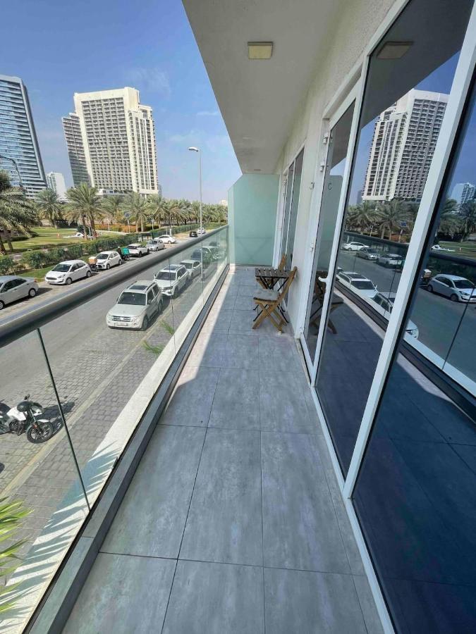 Appartamento Amazing Park view! JVC /New 1BR Dubai Esterno foto