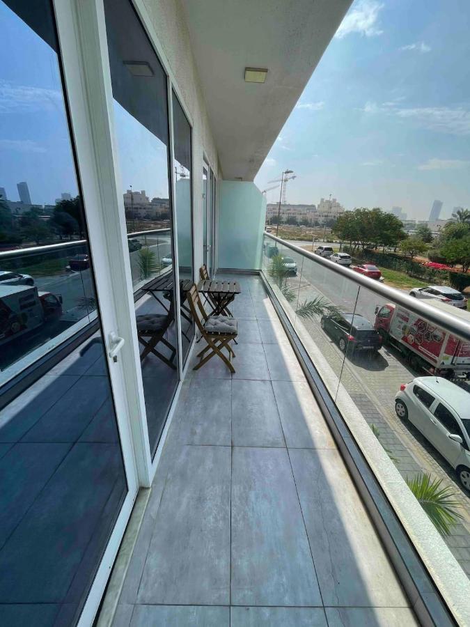 Appartamento Amazing Park view! JVC /New 1BR Dubai Esterno foto