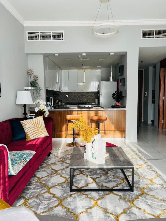 Appartamento Amazing Park view! JVC /New 1BR Dubai Esterno foto