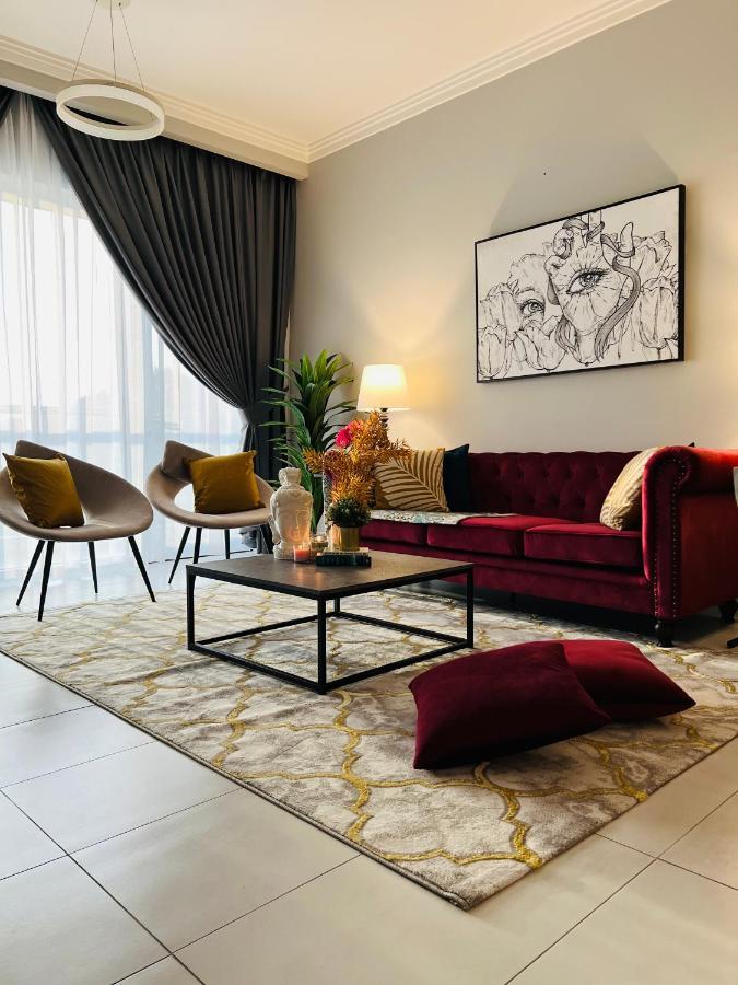 Appartamento Amazing Park view! JVC /New 1BR Dubai Esterno foto